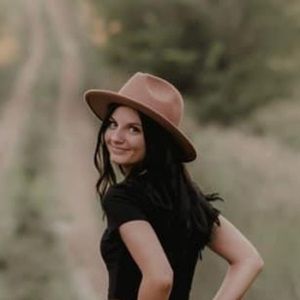 Meet your Posher, Erika